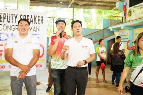 cebu milker scandal|10 teenage gang members held following rumble in Cebu .